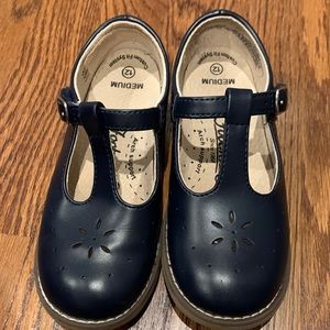 Girls navy T strap smart janes